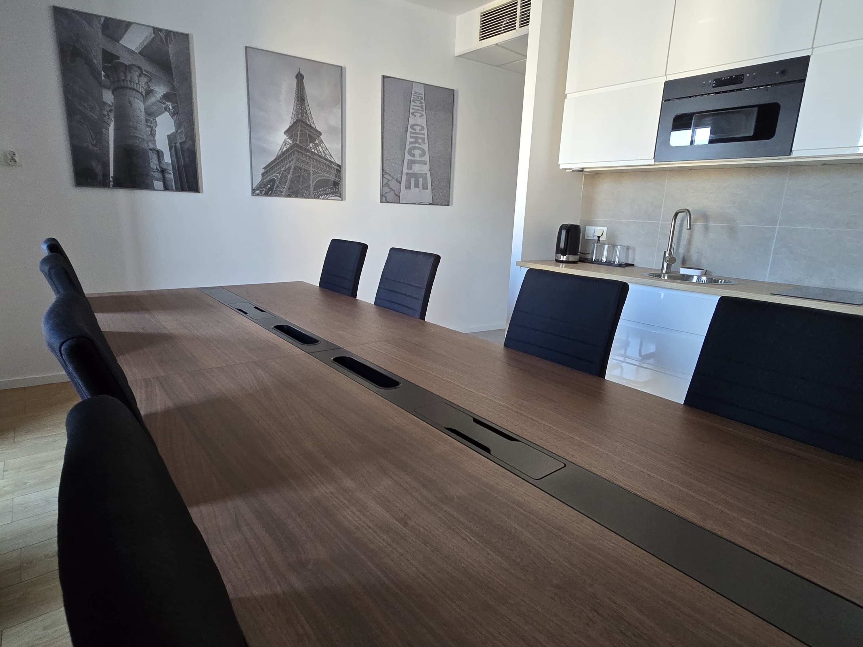 Sala konferencyjna VBIURO - spotkanie biznesowe